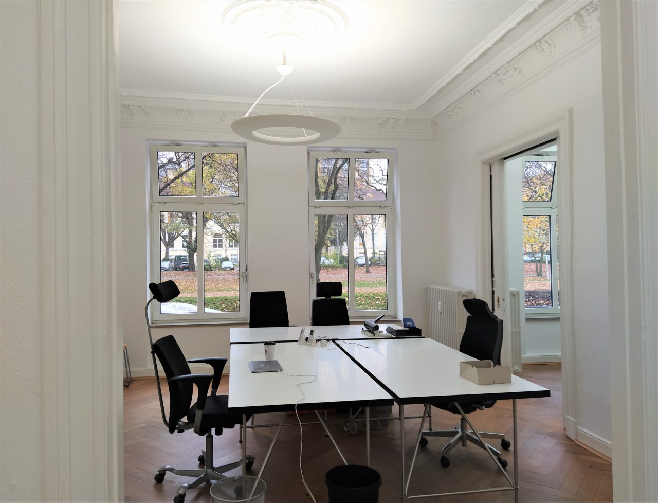 Alsternähe: Repräsentative und helle Büro-/Praxisräume in einem