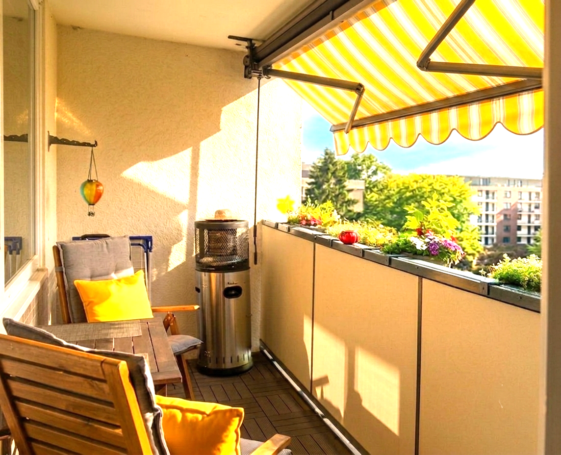 Loggia mit Markise_