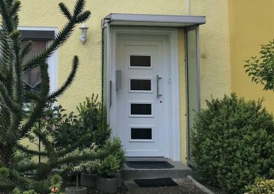 Vermietetes modernisiertes Reihenhaus in grüner und ruhiger Lage mit ausgebautem Dachgeschoss